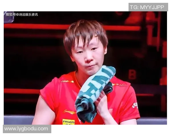 王曼昱夺冠谁留意此举?扭头感谢4名女生,全程加油呼吁双向奔赴